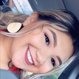 Meet your Posher, Nayeli